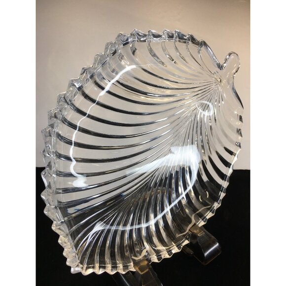 Vintage Mikasa Diamond Fire Leaf Shaped Serving Platter Crystal Cut Glass 8'' - Picture 4 of 7